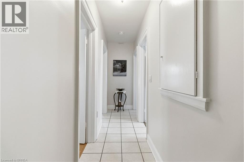 134 QUEENSWAY Drive - Image 25