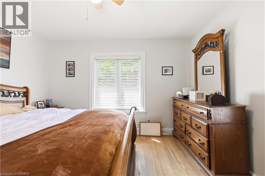 134 QUEENSWAY Drive - Image 36