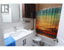 Kitchen - 741 Garnet Street, Regina, SK S4T2X2 Photo 10