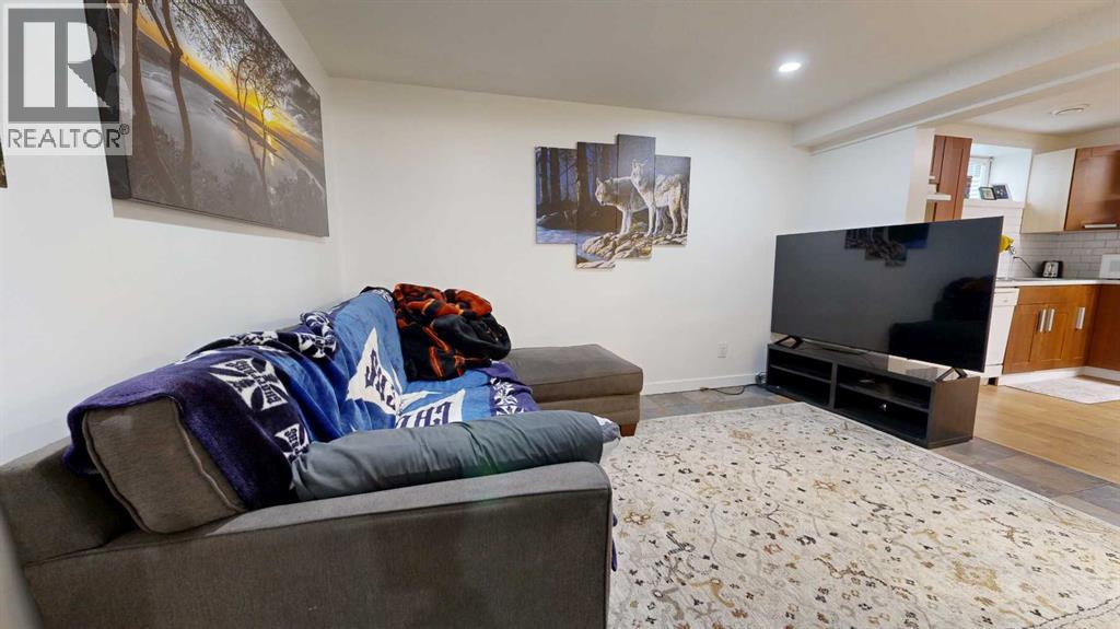 9009 93 Avenue - Image 34