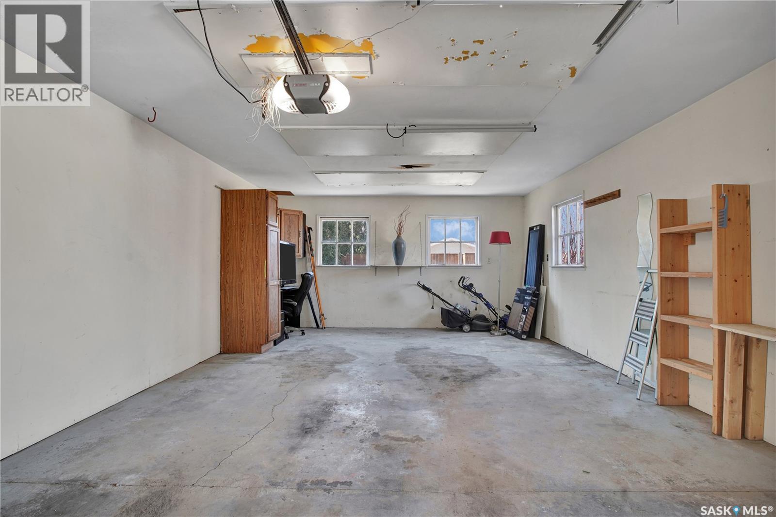 2406 Preston AVENUE S - Image 27
