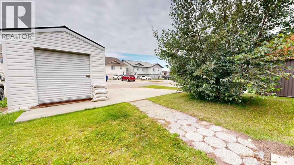 9009 93 Avenue - Image 36
