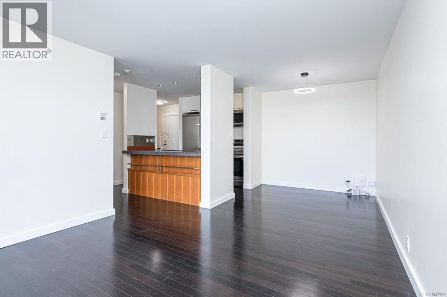 #1005 1630 Quadra St - 7