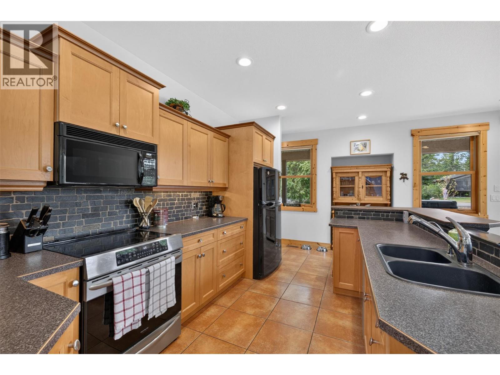 5853 JUNIPER Road, Fairmont Hot Springs