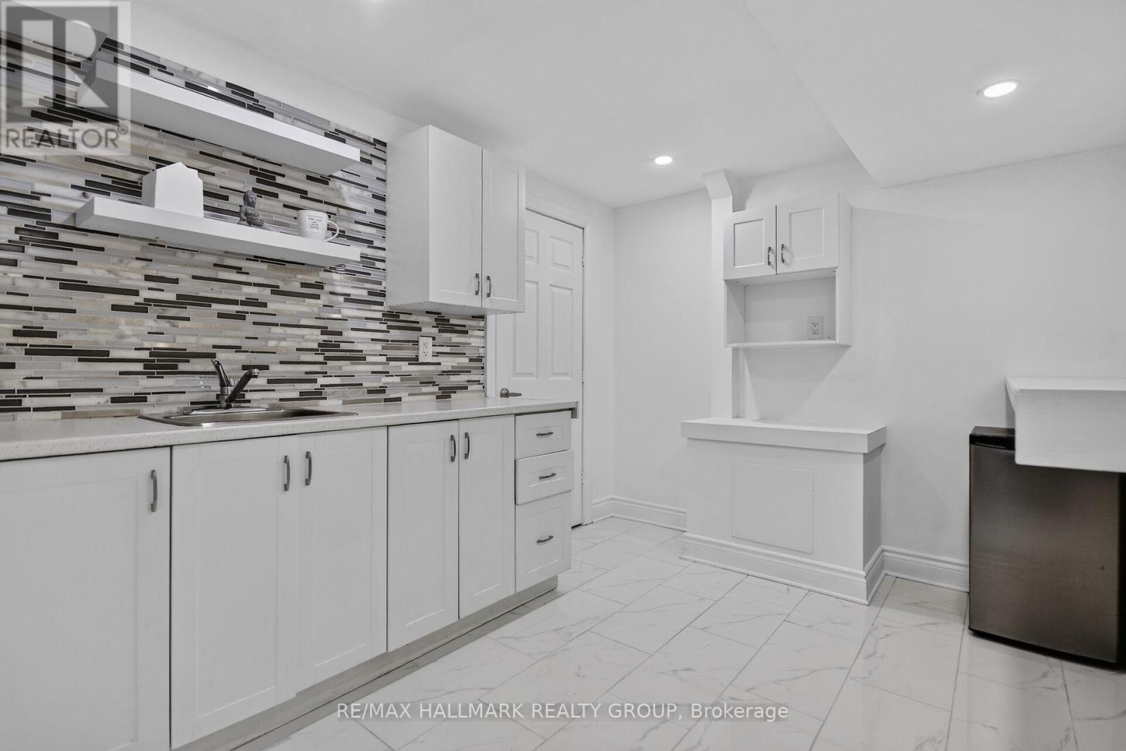 222 DEERCROFT AVENUE - Image 34