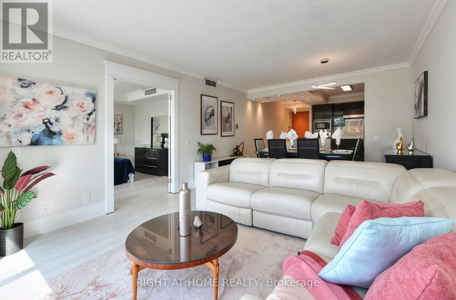 #202E 460 QUEENS QUAY W - 10