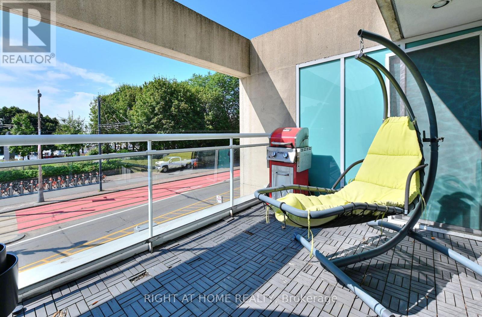 #202E 460 QUEENS QUAY W - 19