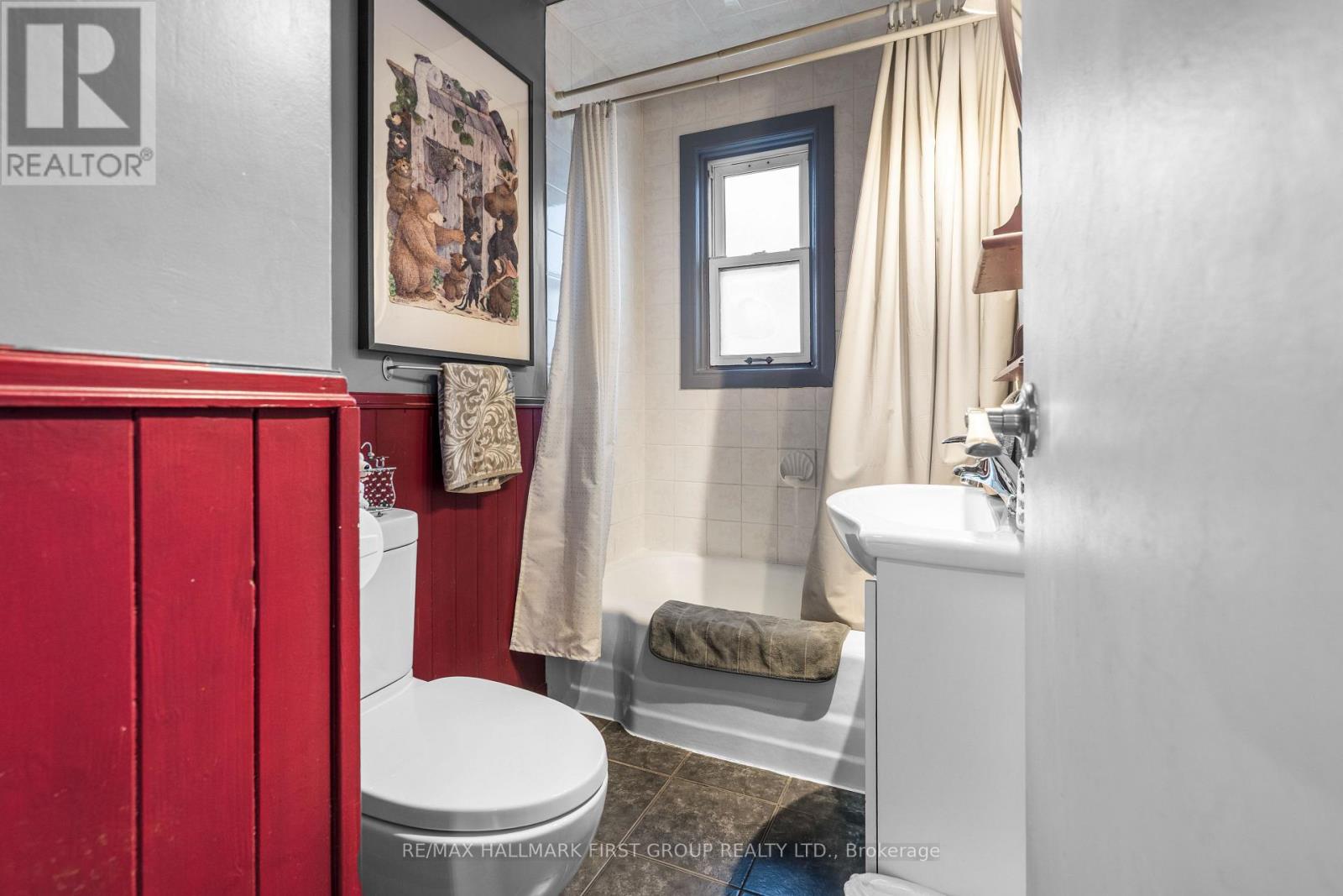 99 PONTIAC AVENUE - Image 13