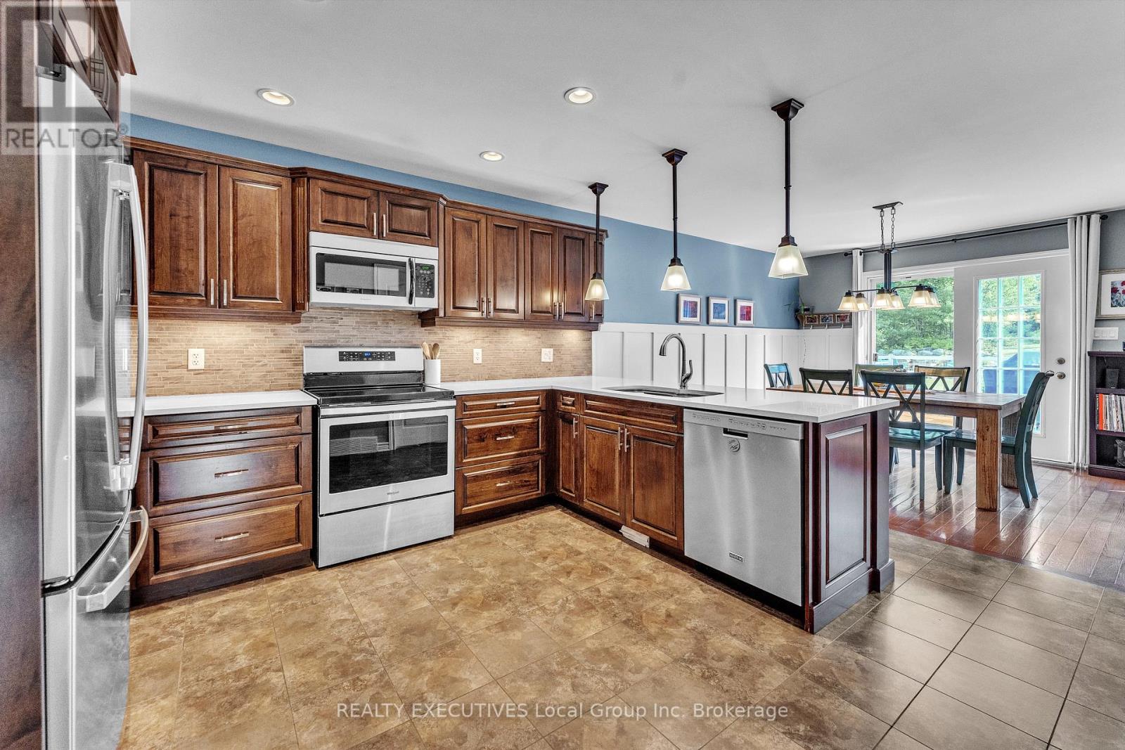 124 FAIRWAY DRIVE - Image 13