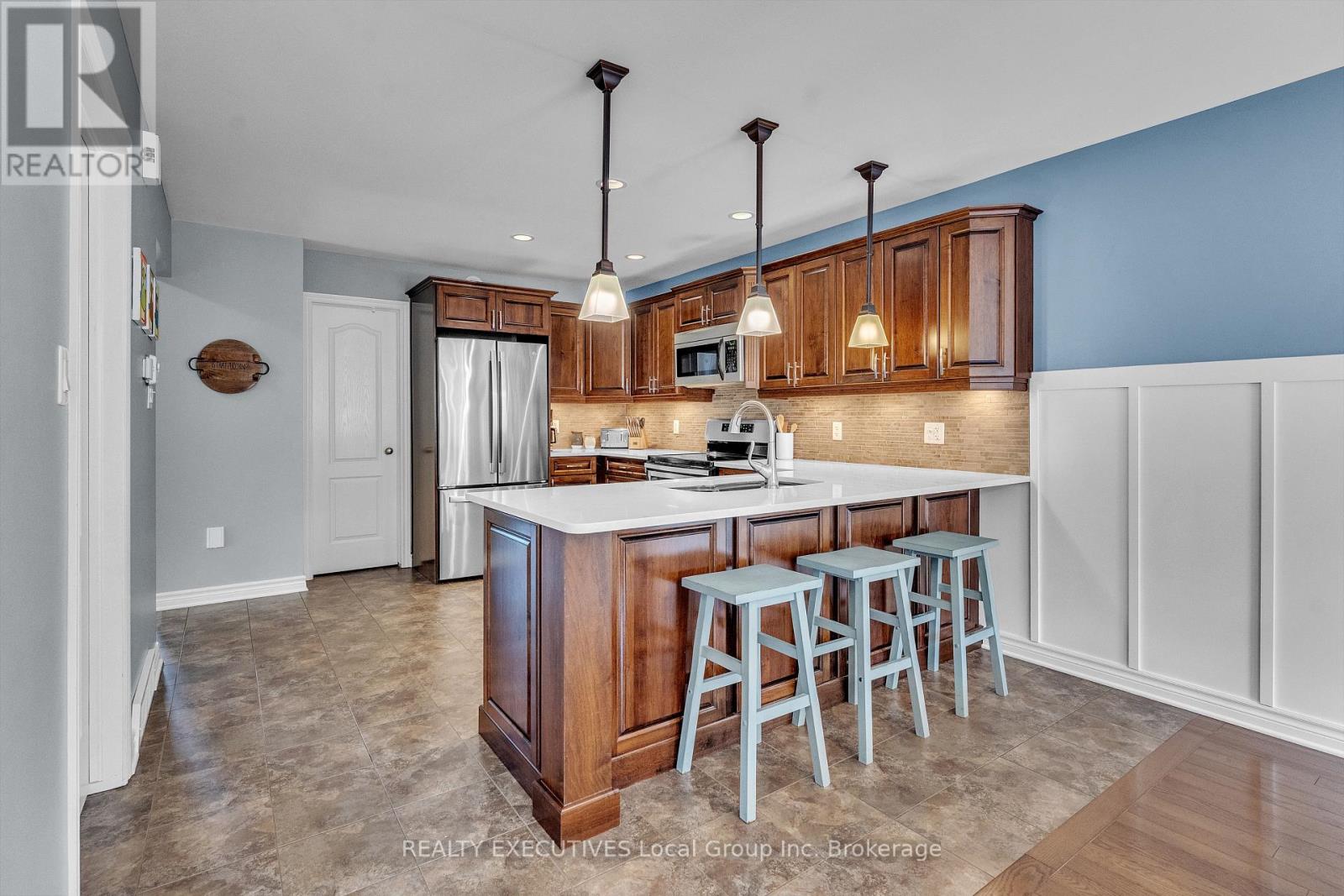 124 FAIRWAY DRIVE - Image 15