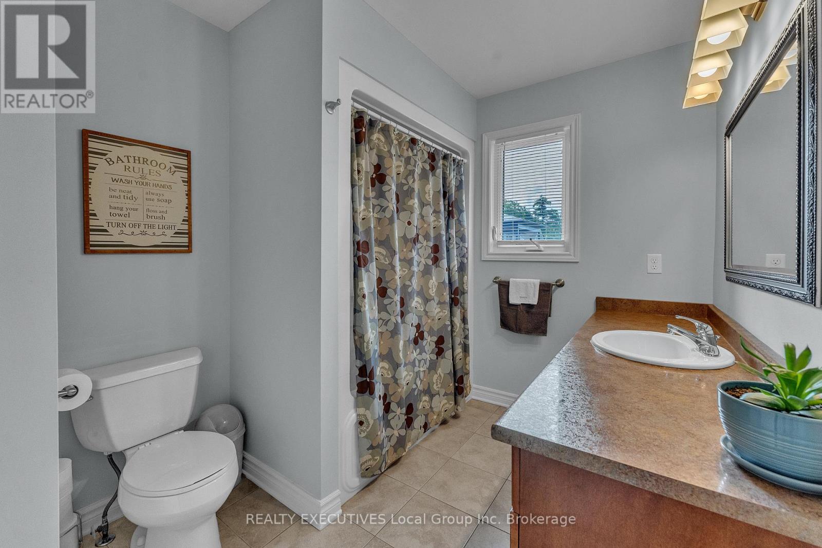 124 FAIRWAY DRIVE - 31