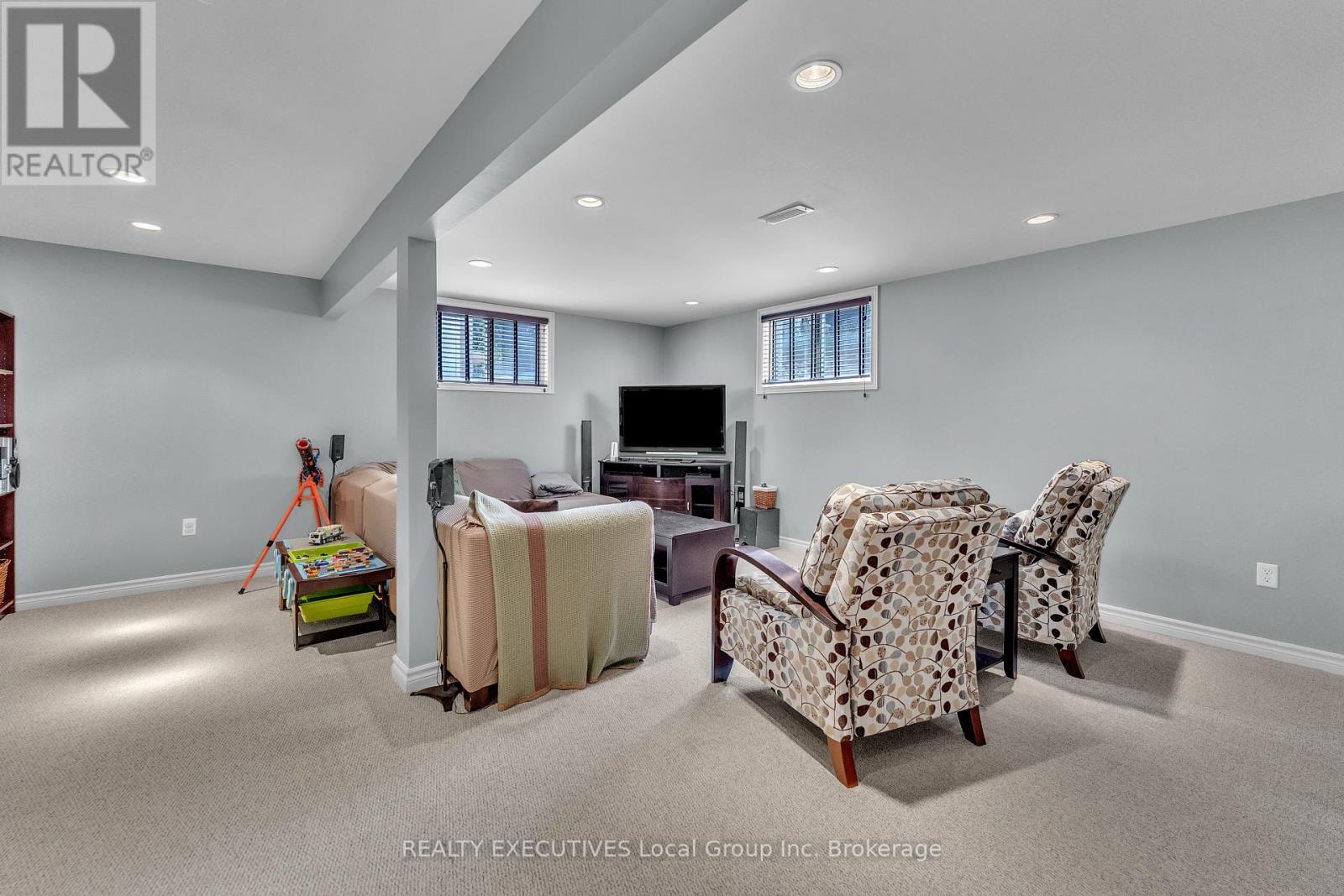 124 FAIRWAY DRIVE - Image 34