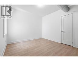 4pc Bathroom - 1006 King Street E Unit# 02, Hamilton, ON L8M1C8 Photo 7