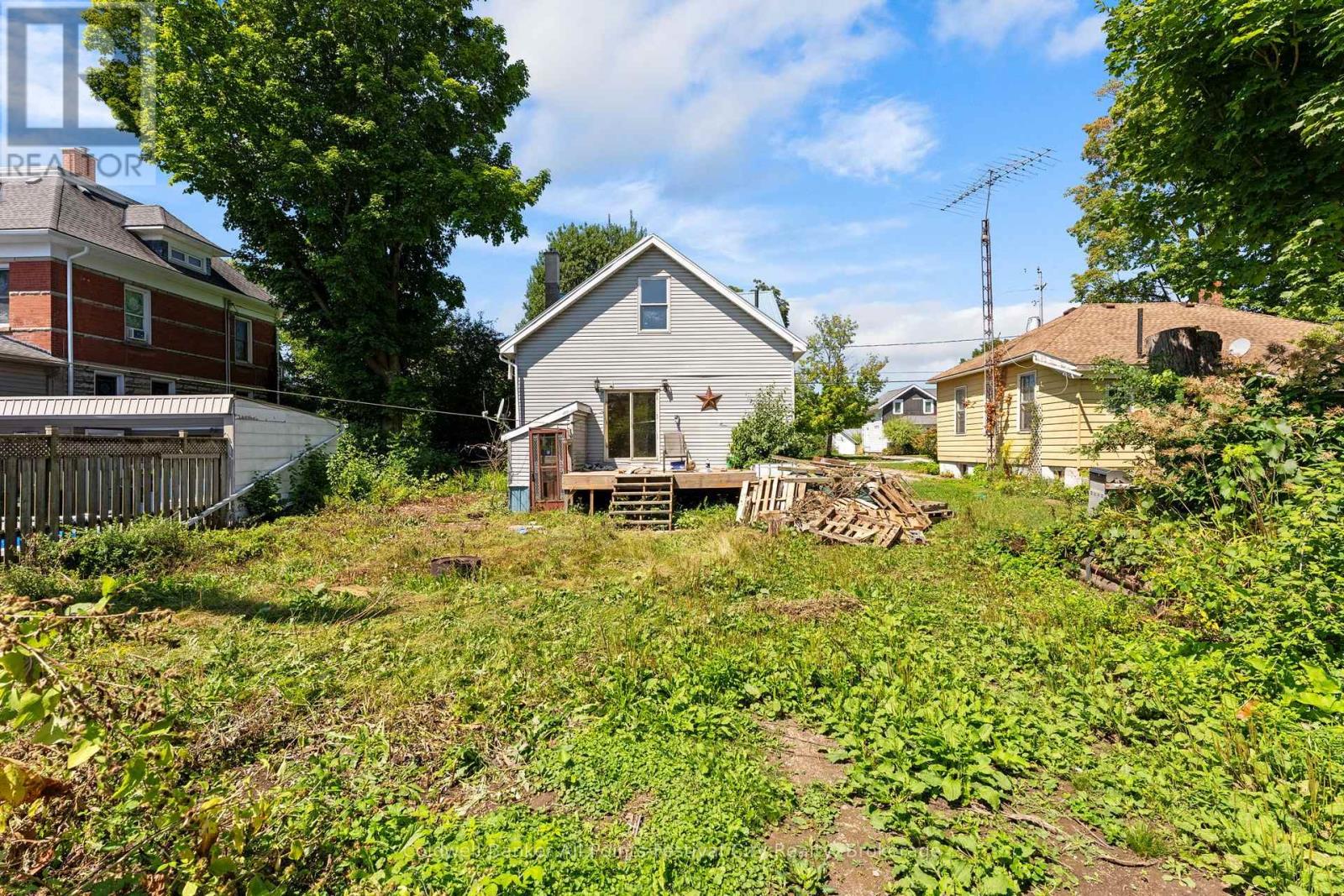 641 HAVELOCK STREET - 21