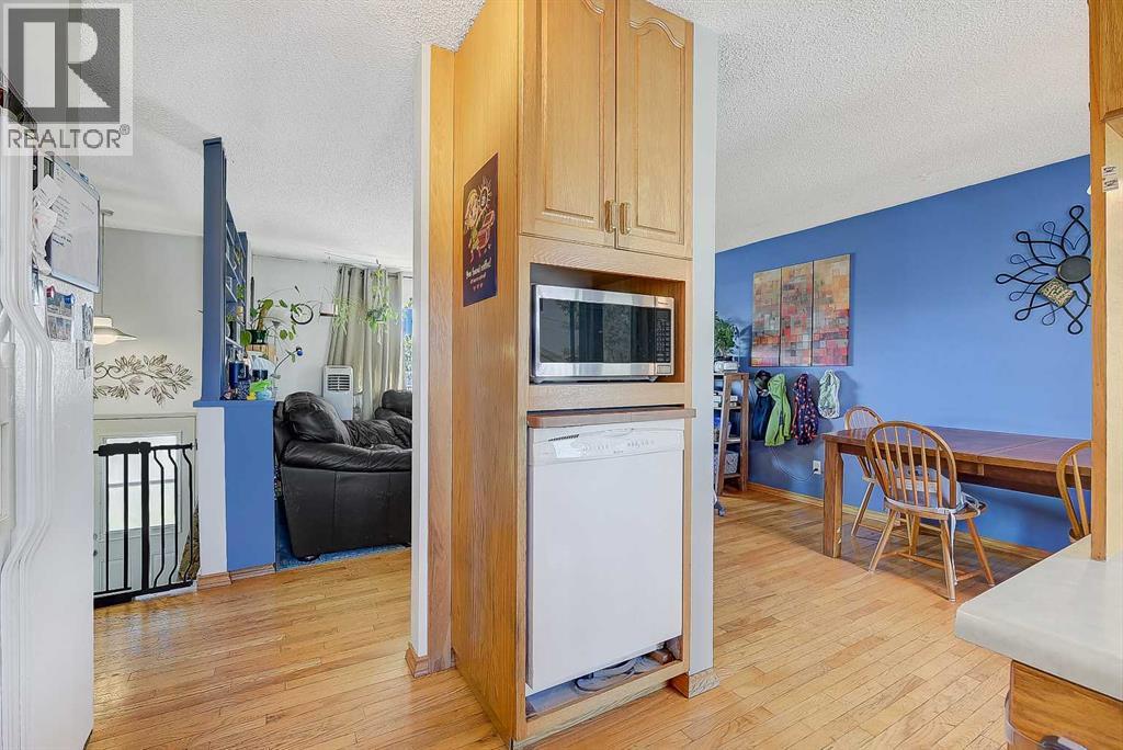 9724 119 Avenue - 11