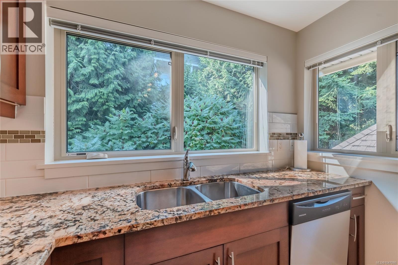 #404 5670 Edgewater Lane - Image 16