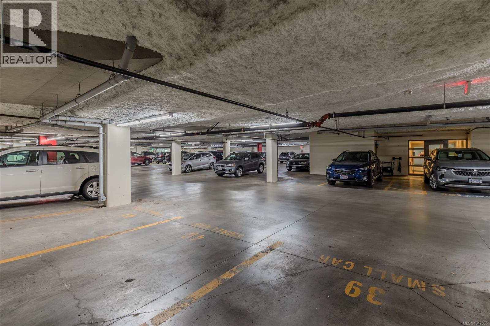 #404 5670 Edgewater Lane - 34