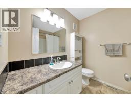 3pc Bathroom - 207 3rd Avenue E, Neilburg, SK S0M2C0 Photo 11