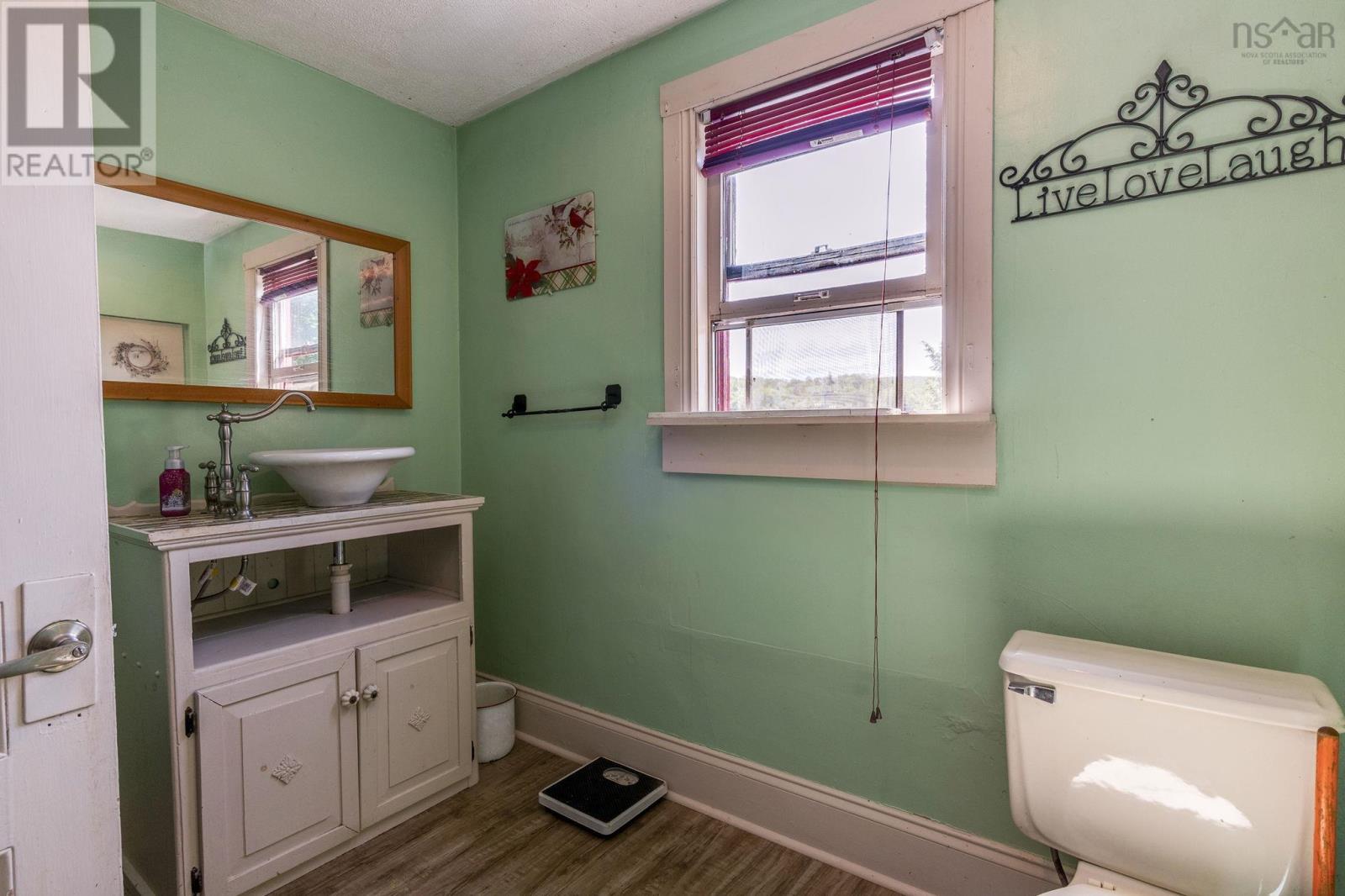 389 Bentley Road - 33