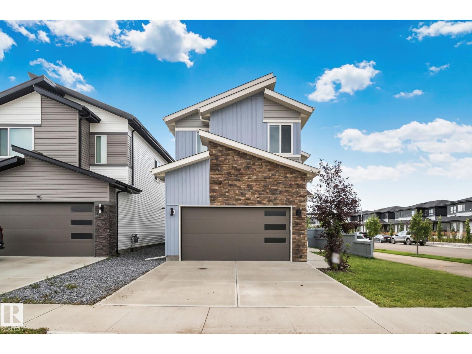 Property for sale at 1 STARLING WY