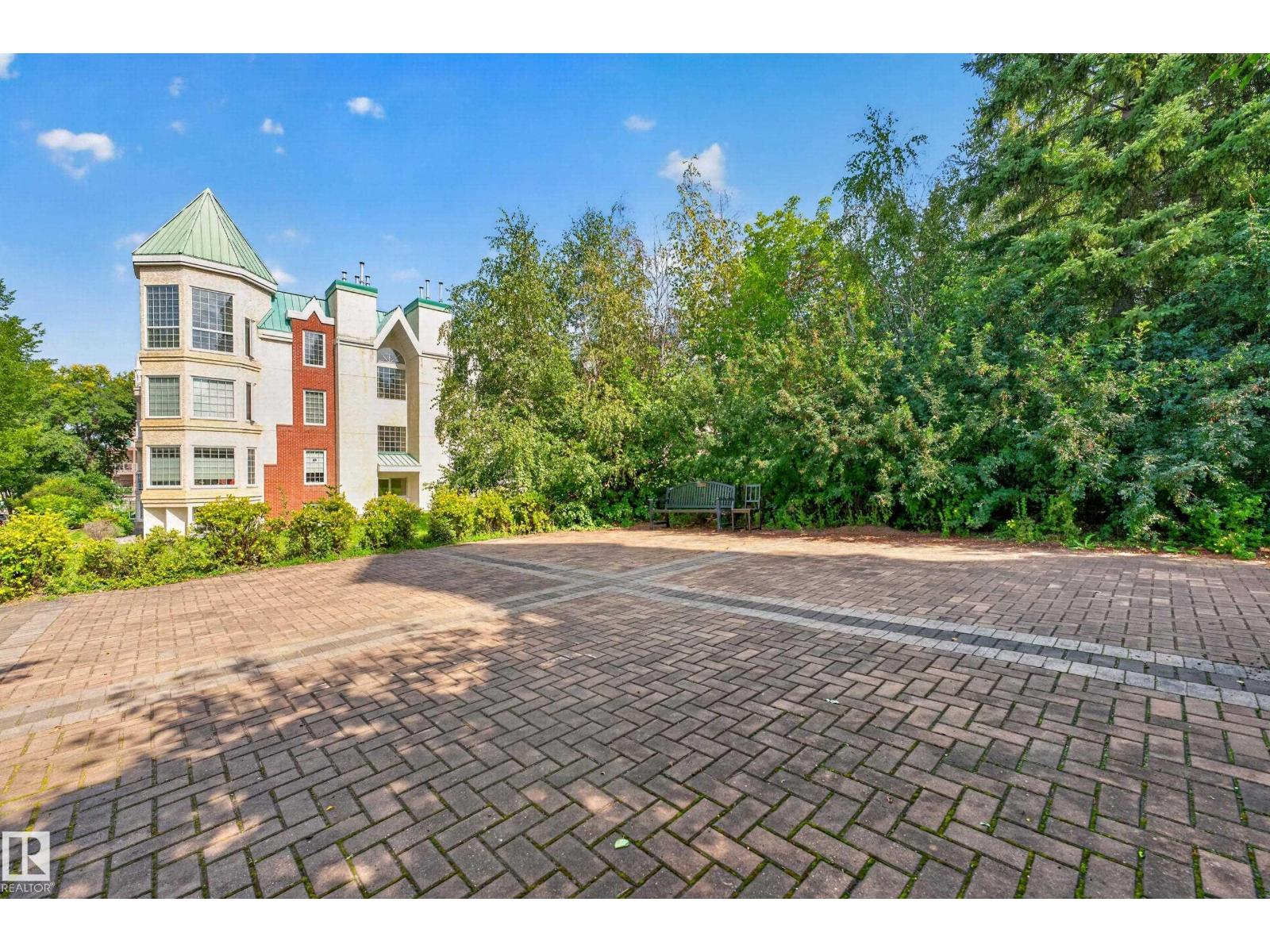 #405 3 PERRON ST - Image 39