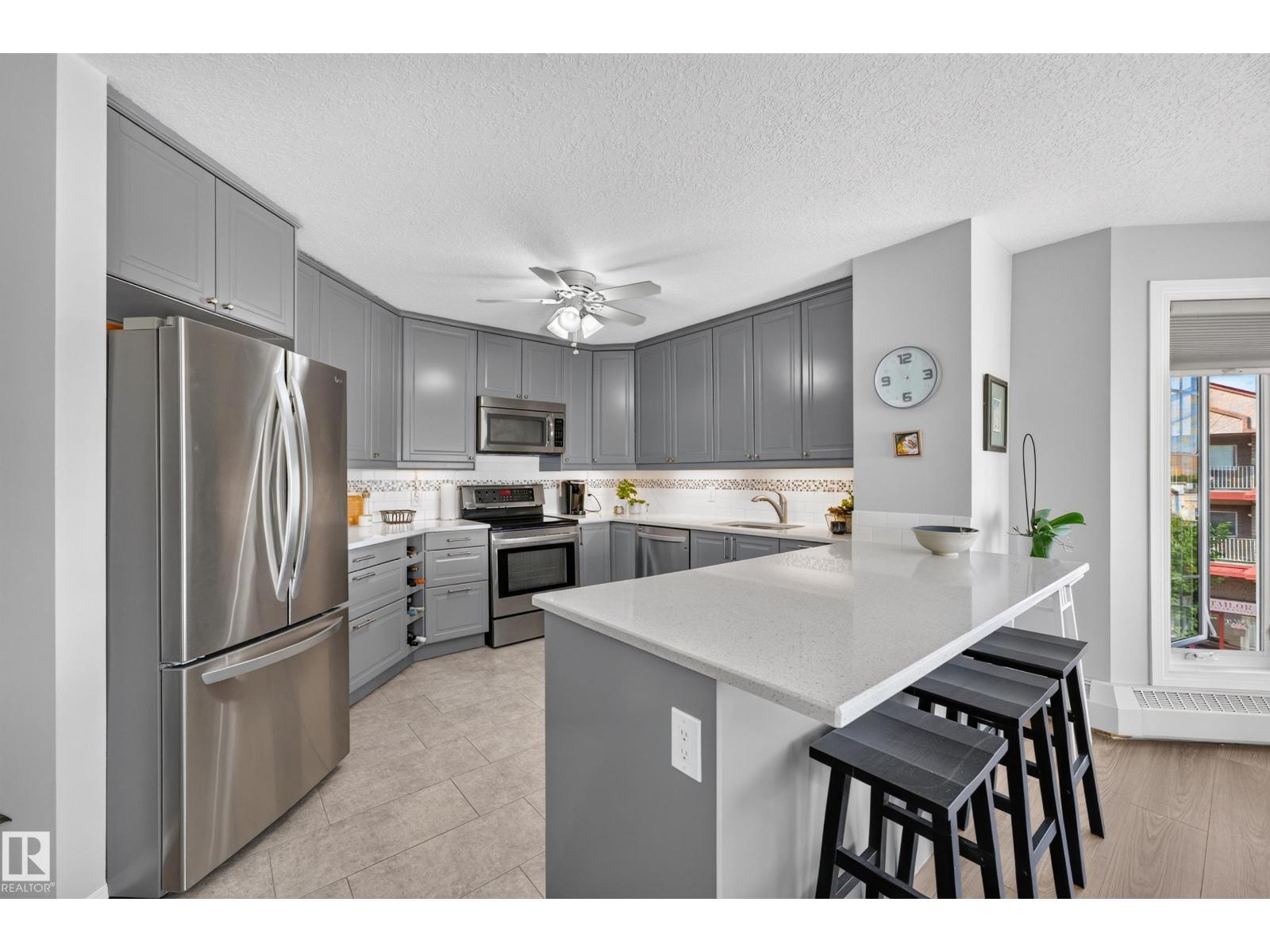 #405 3 PERRON ST - 4