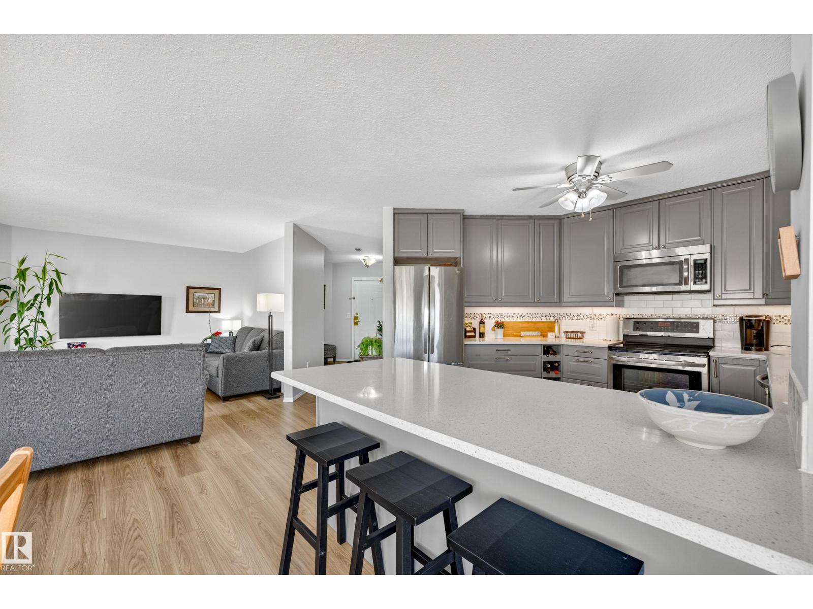 #405 3 PERRON ST - Image 6