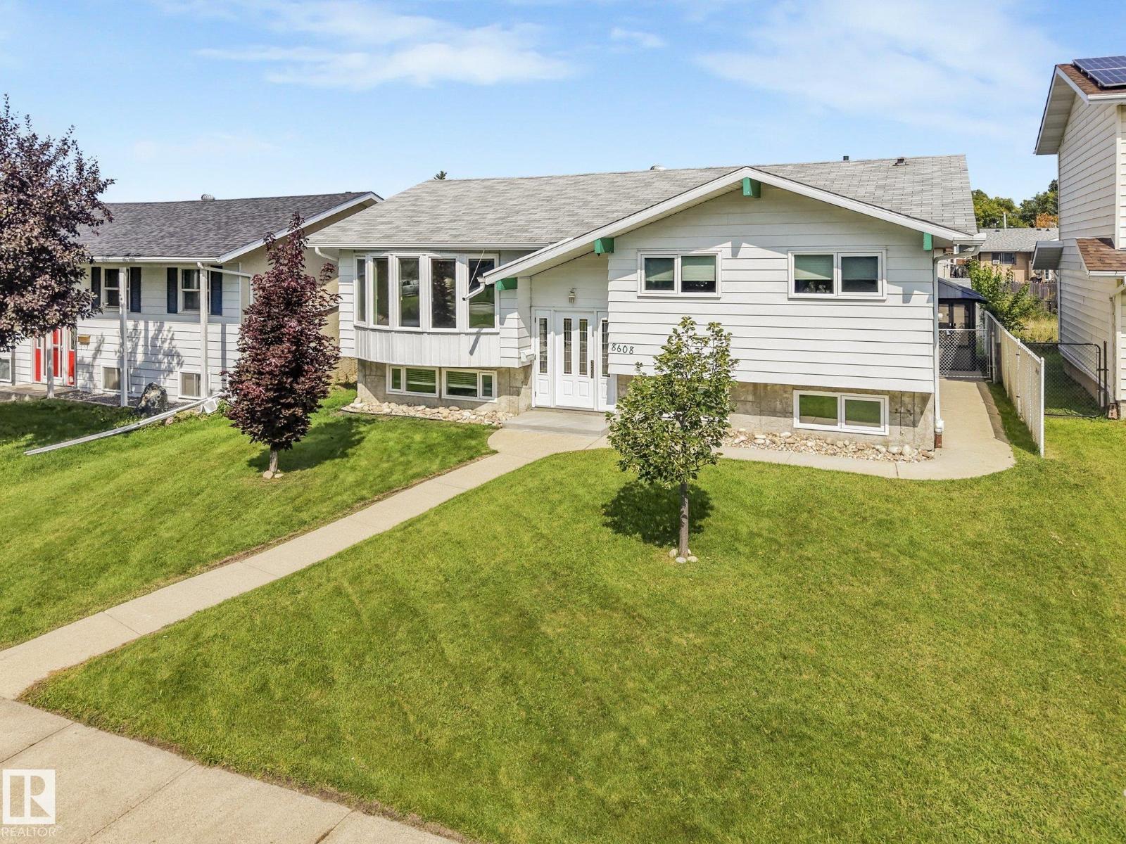8608 152A AV NW - 1