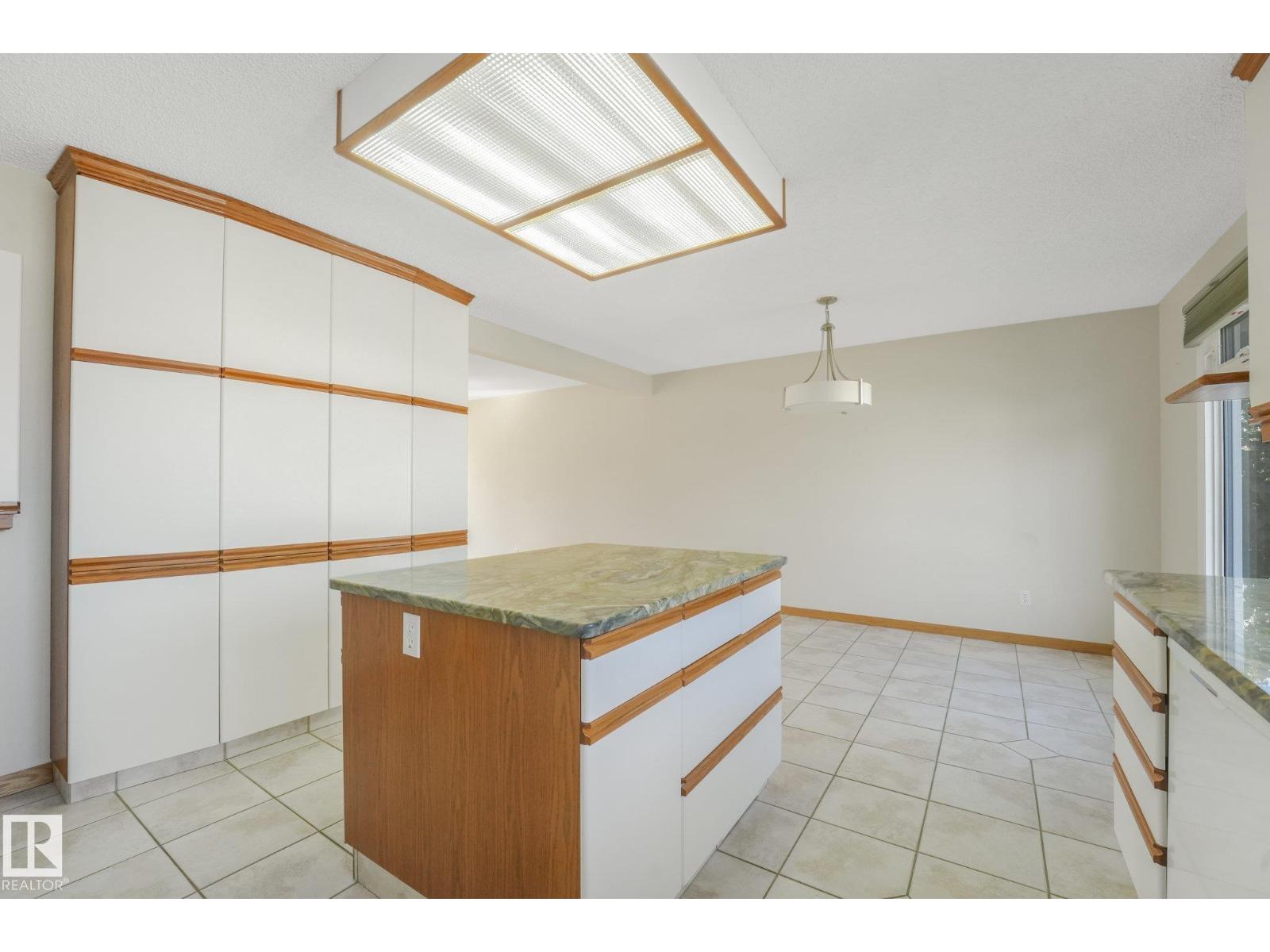 8608 152A AV NW - 14
