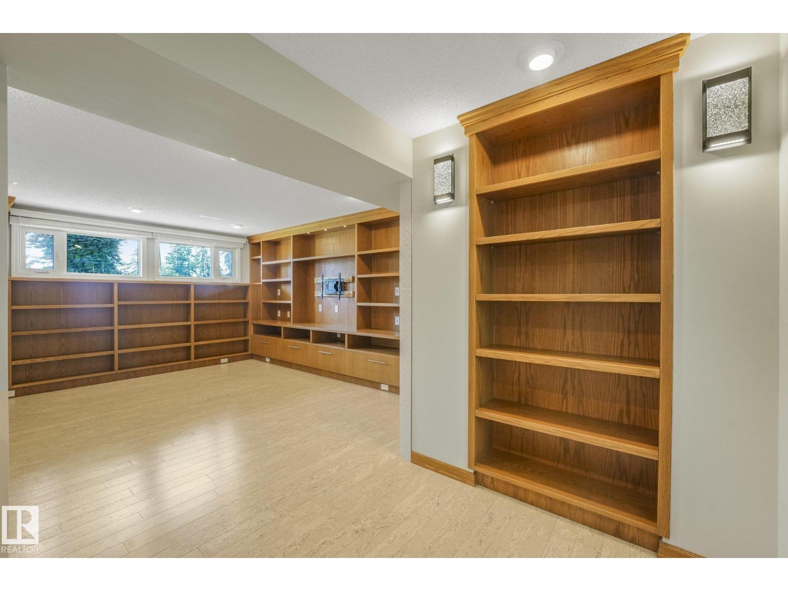 8608 152A AV NW - Image 25