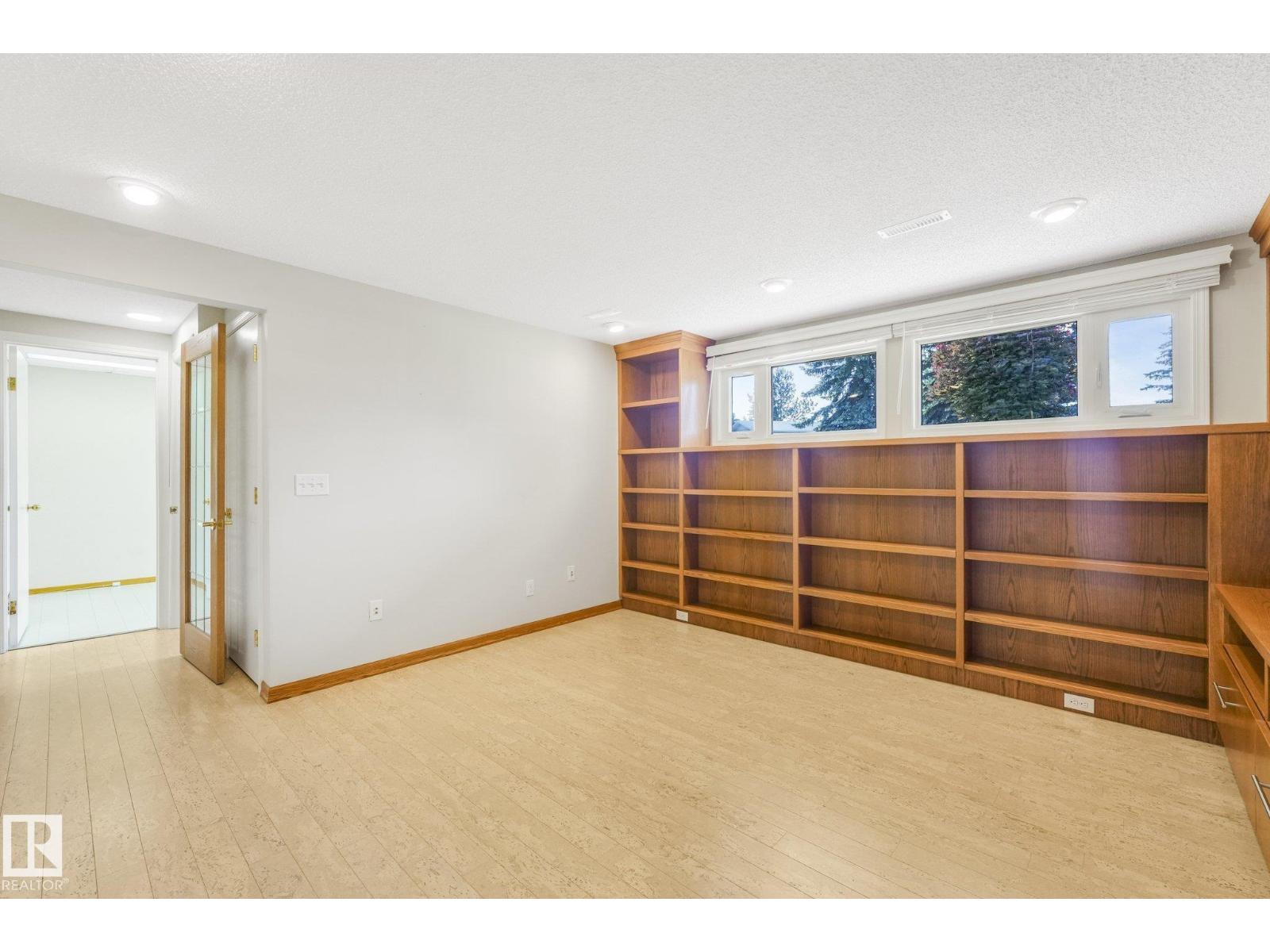 8608 152A AV NW - 26