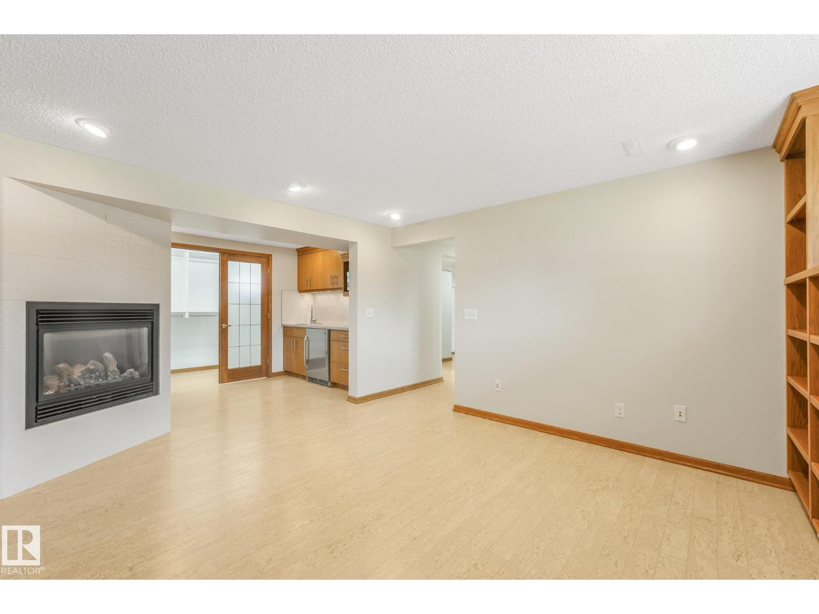 8608 152A AV NW - Image 27