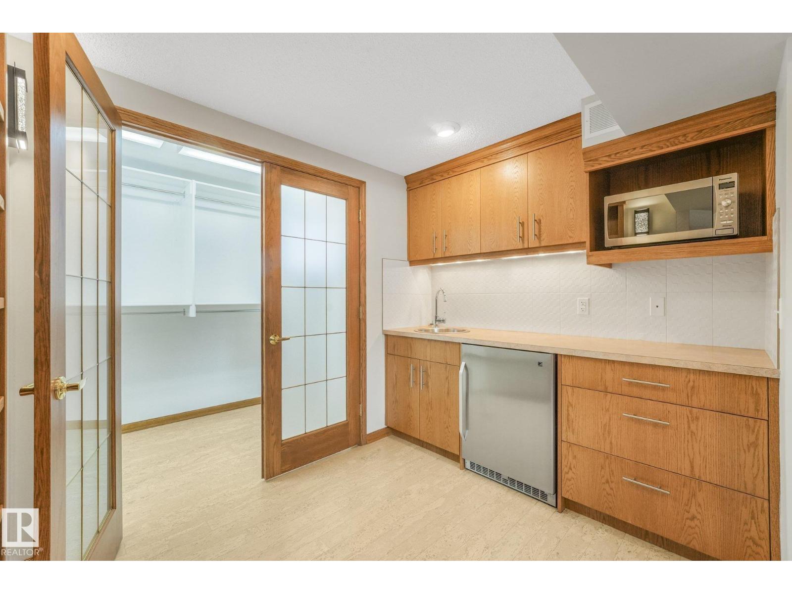 8608 152A AV NW - Image 29