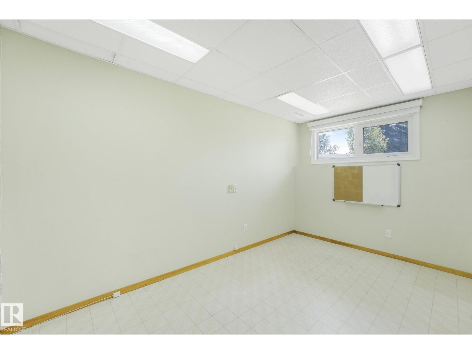 8608 152A AV NW - Image 31