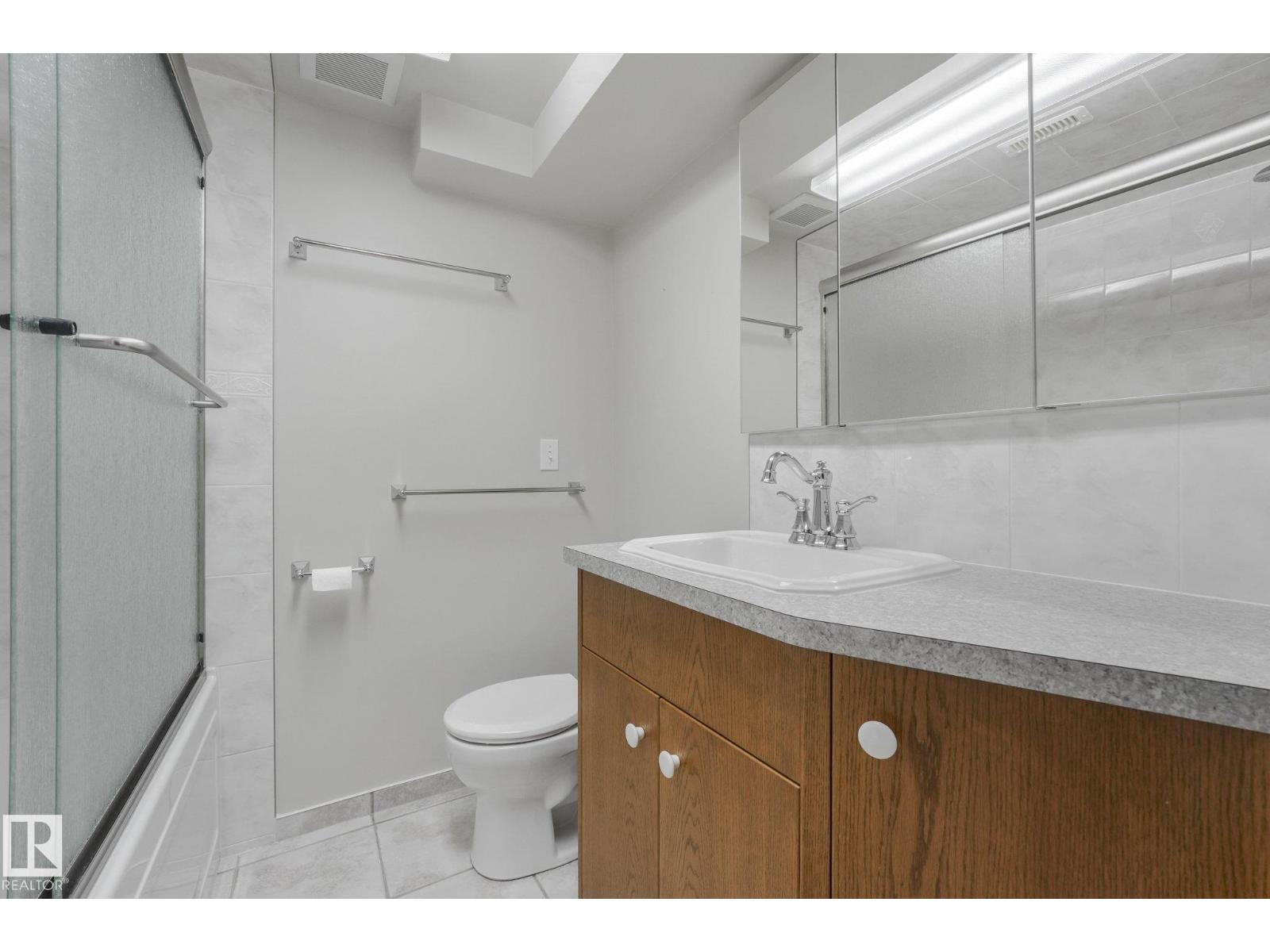 8608 152A AV NW - Image 32