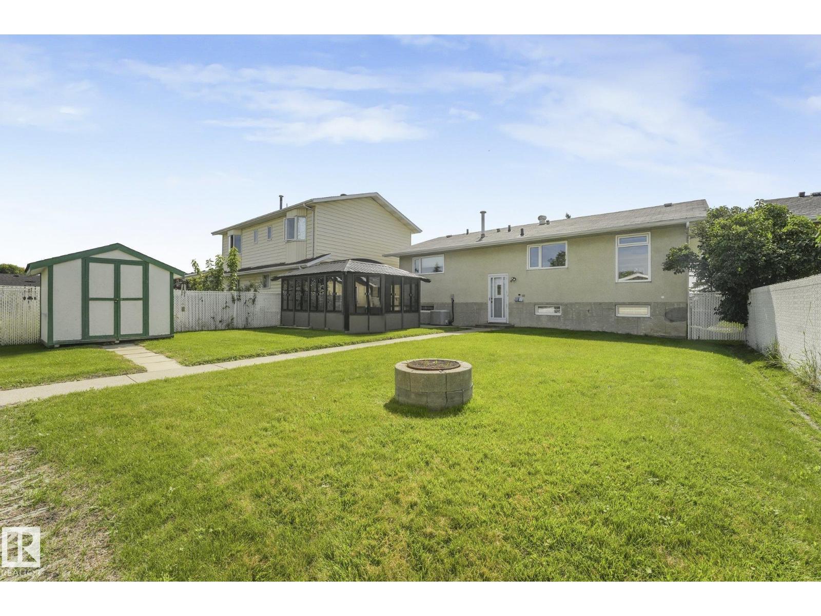 8608 152A AV NW - 38