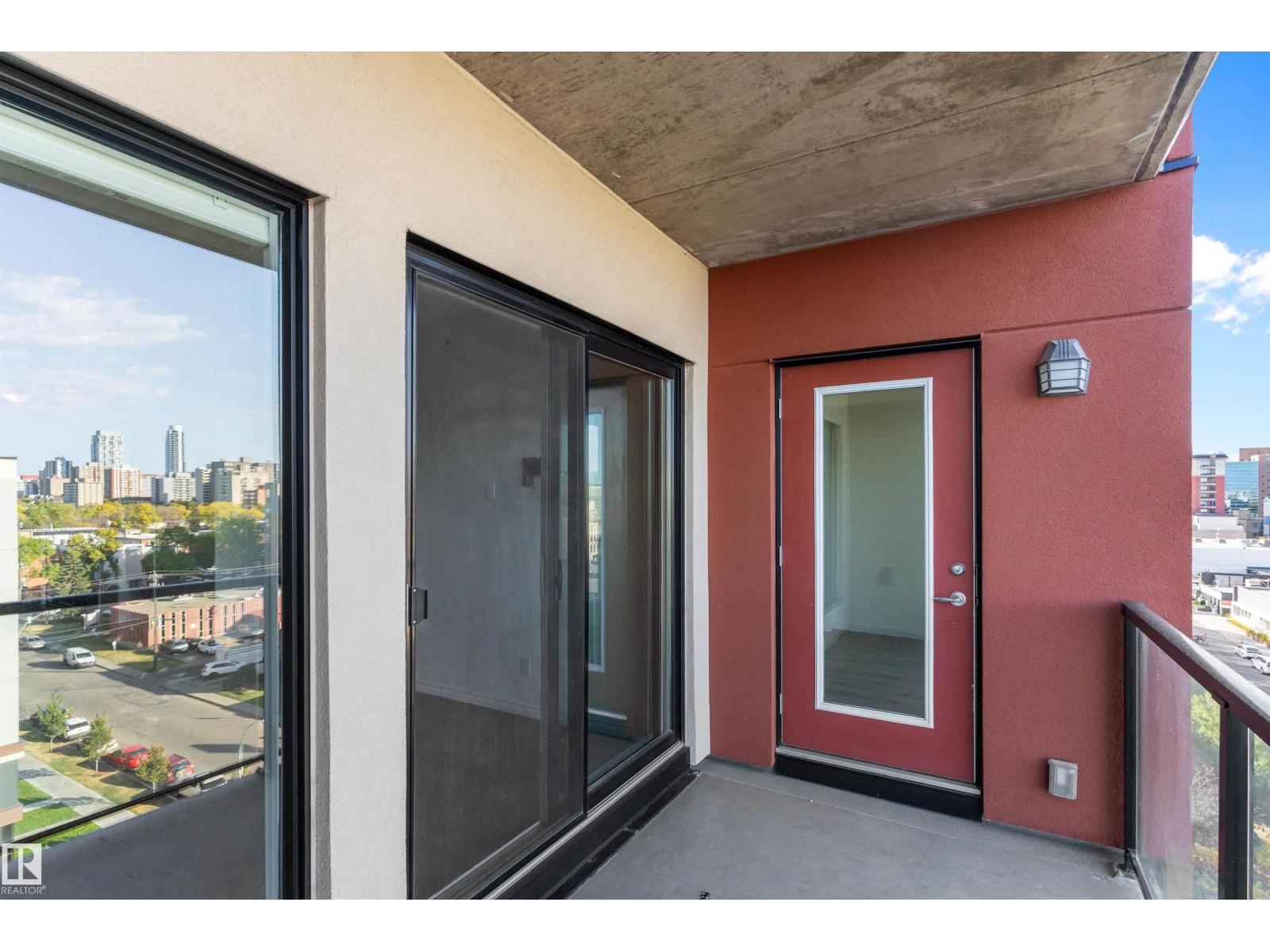 #702 10303 111 ST NW - 30