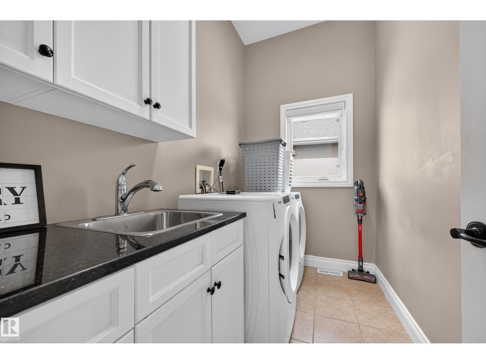 3006 Montrose BV - Image 33
