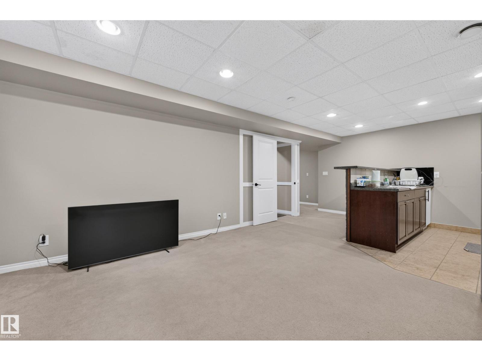3006 Montrose BV - Image 48