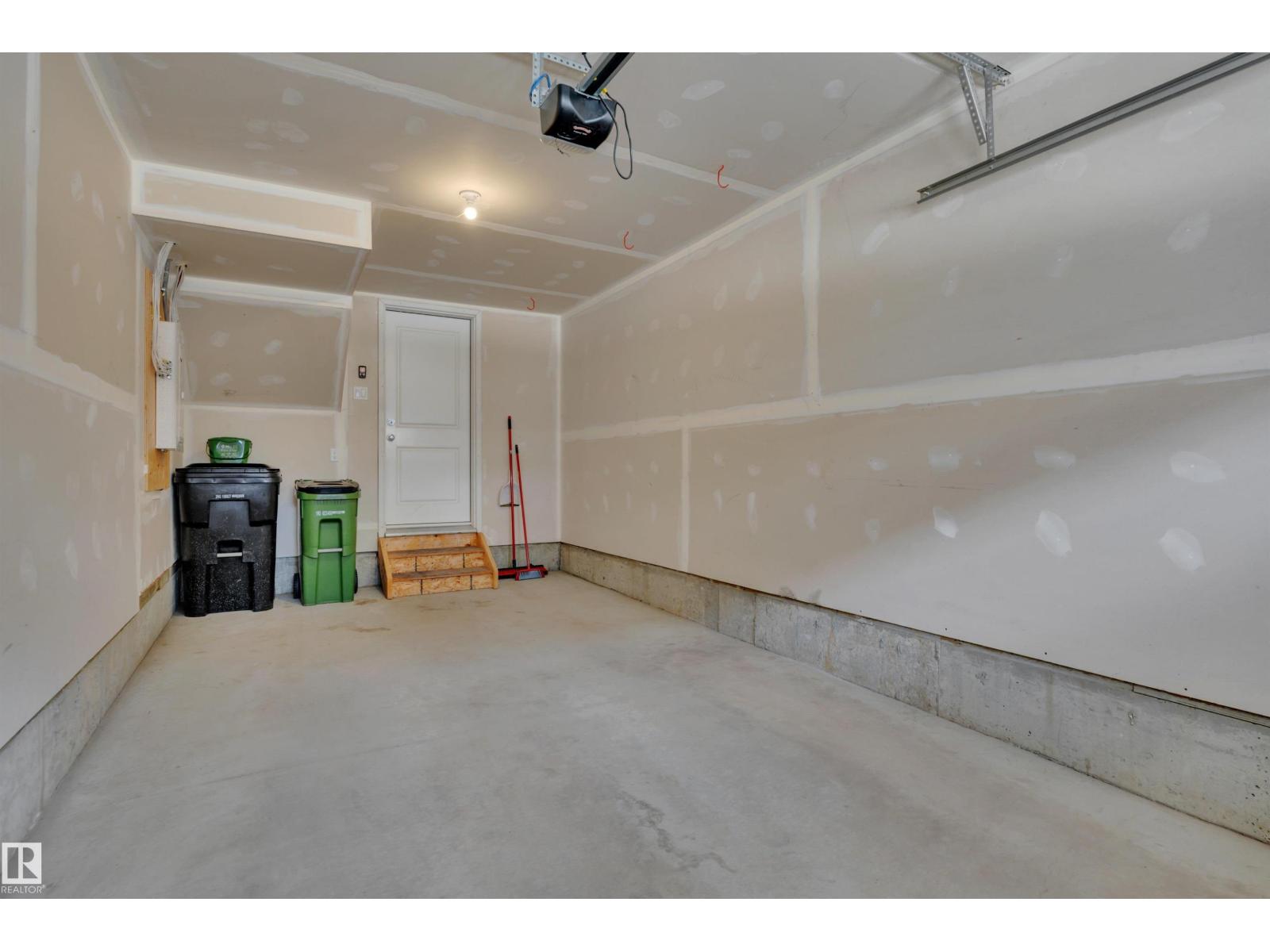 #19 1110 DANIELS LINK LI SW - Image 36