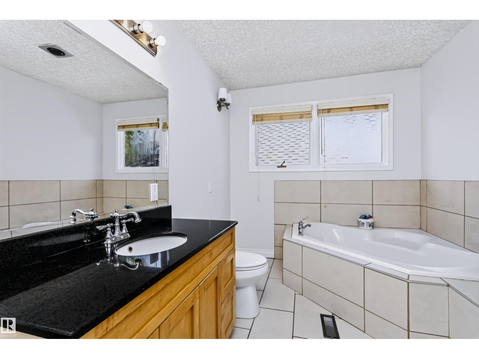 6016 177 ST NW - Image 35