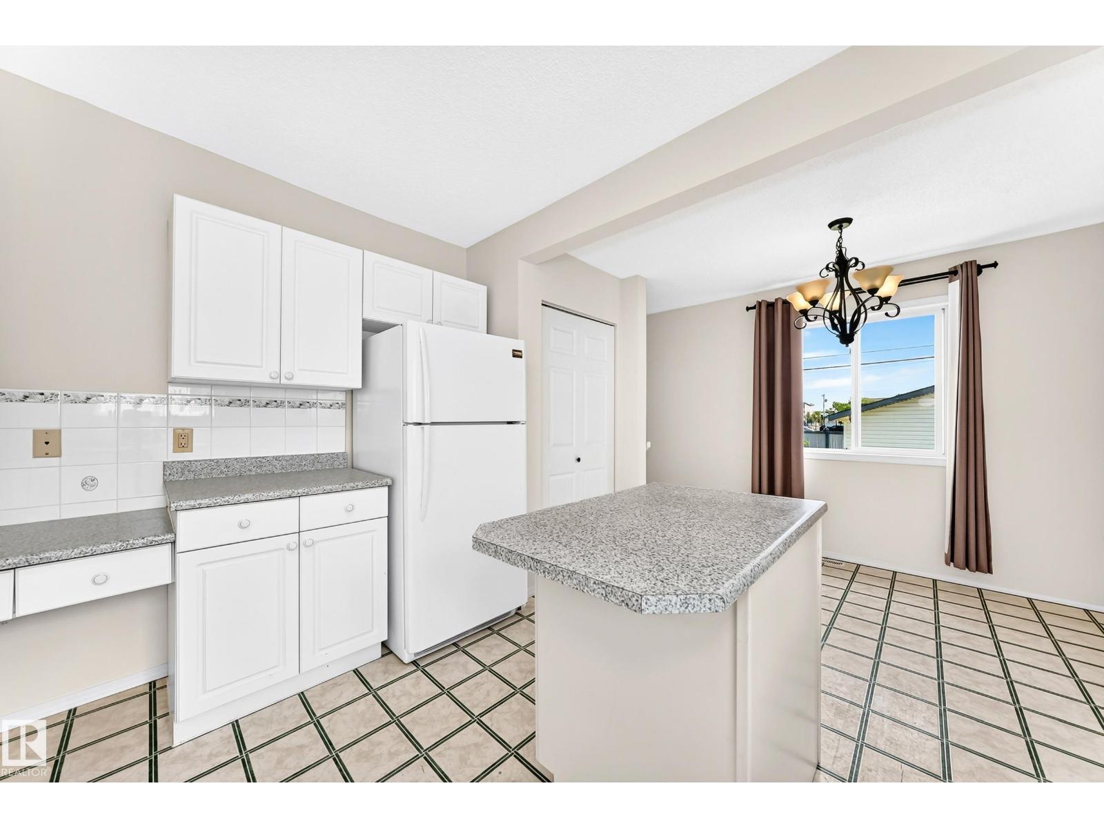 11045 125 ST NW - 12