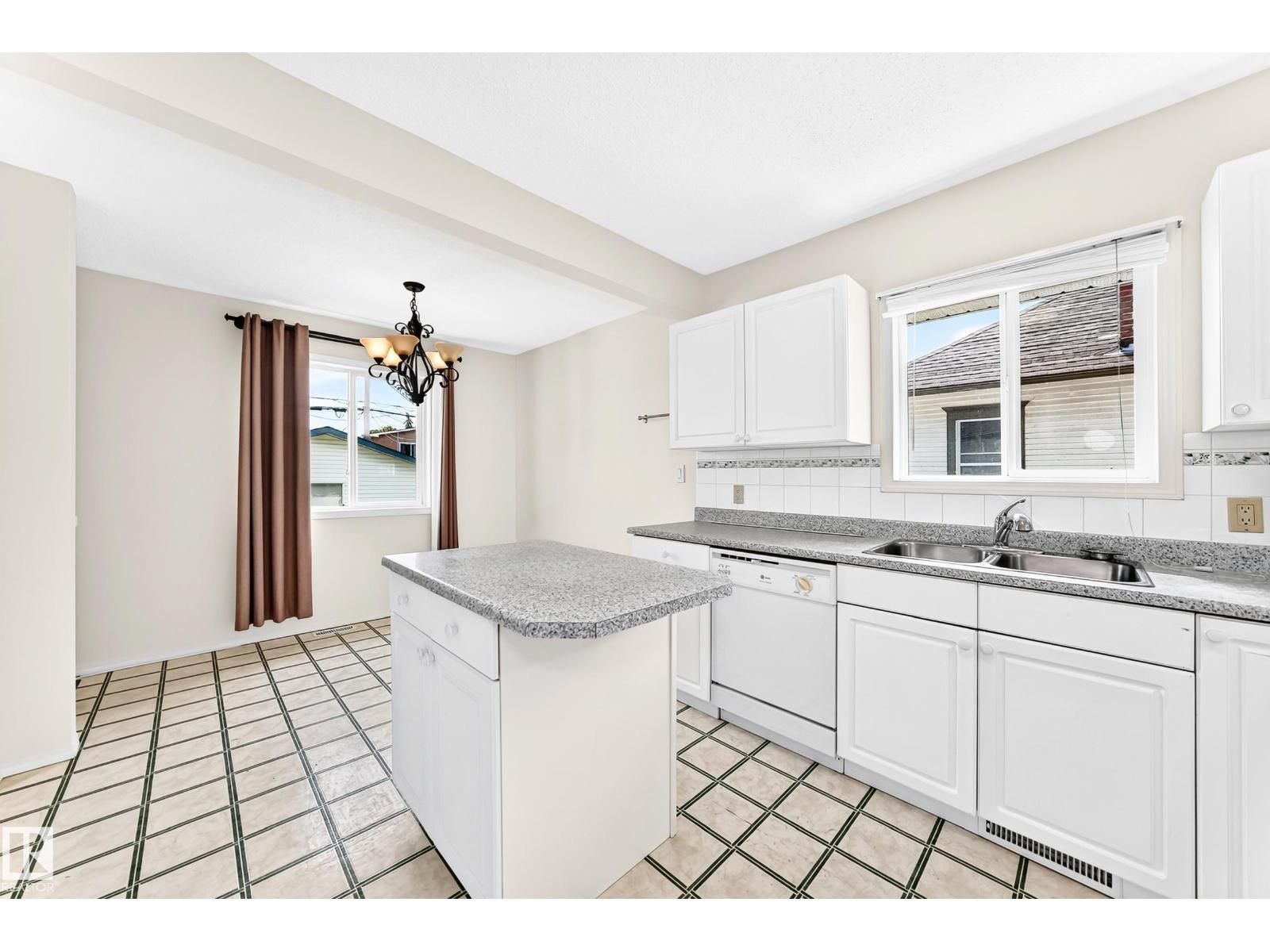 11045 125 ST NW - Image 13