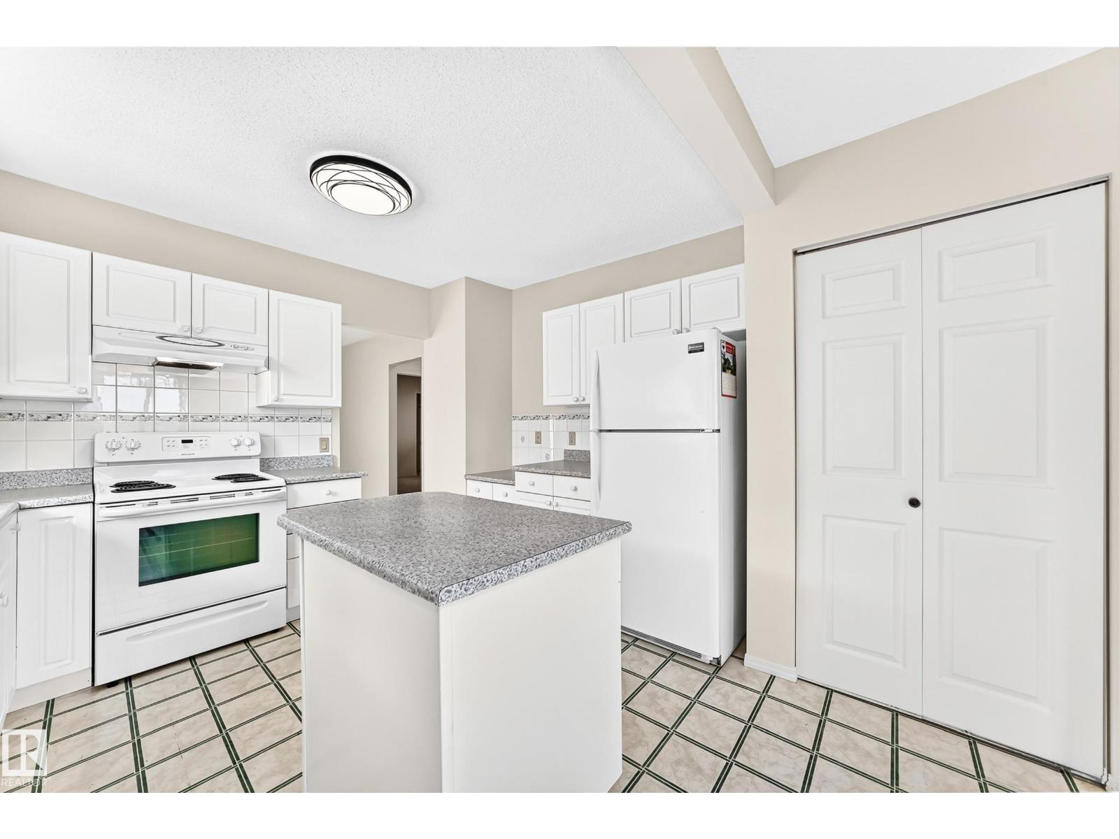 11045 125 ST NW - 14