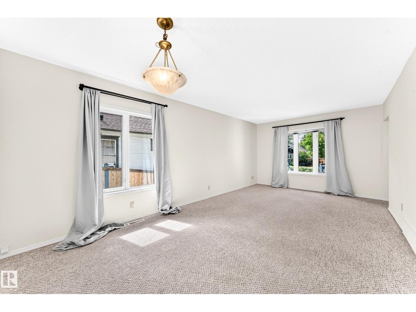 11045 125 ST NW - 17