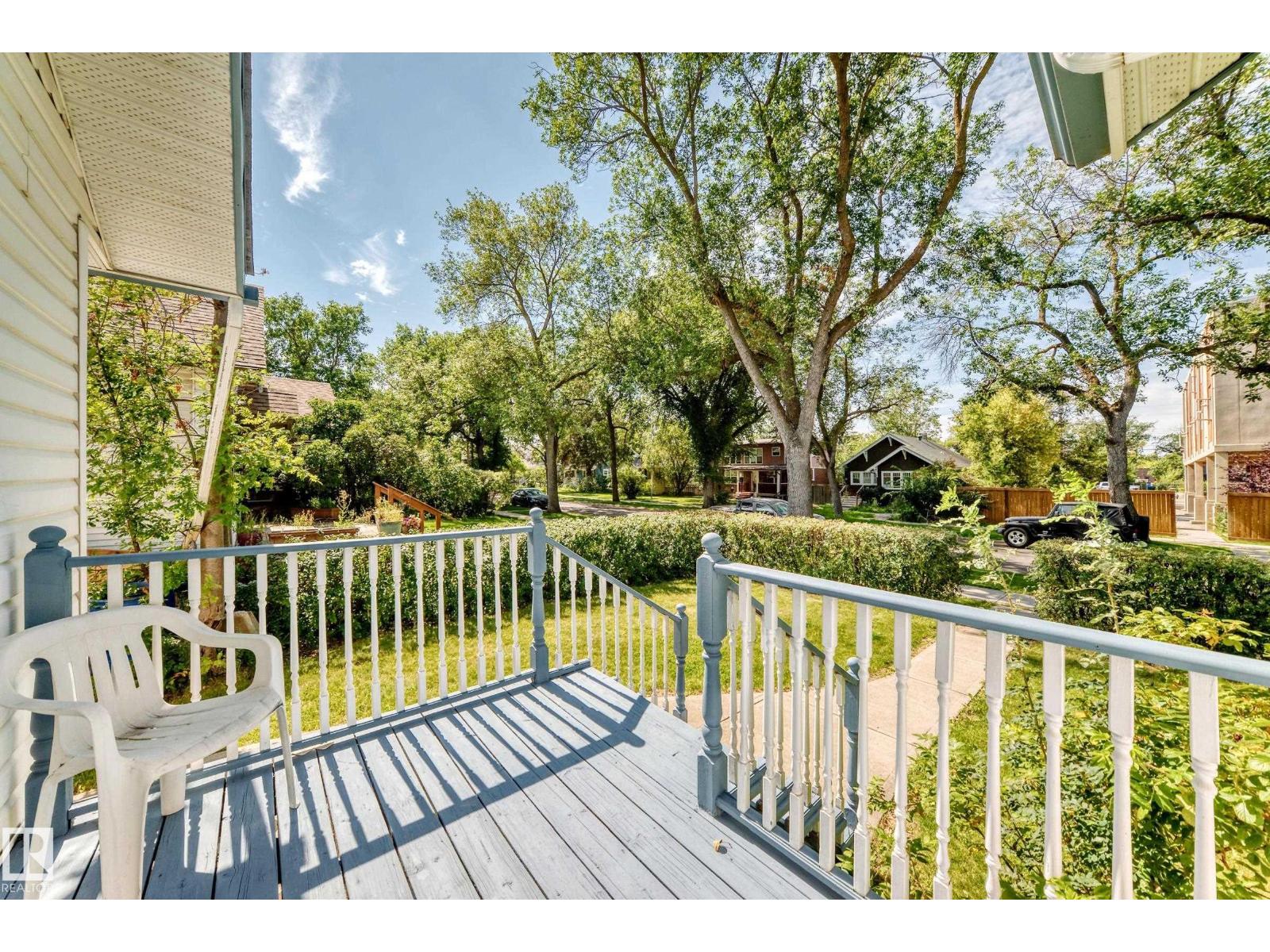11045 125 ST NW - 2