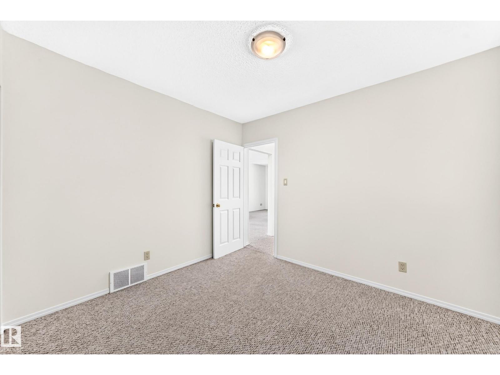 11045 125 ST NW - Image 23