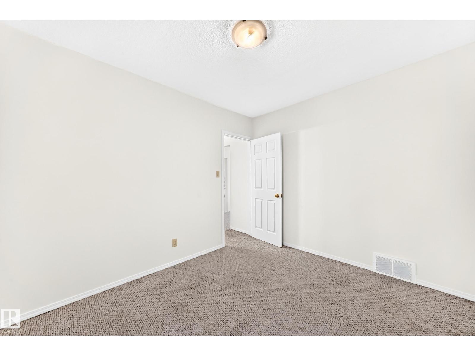 11045 125 ST NW - 26