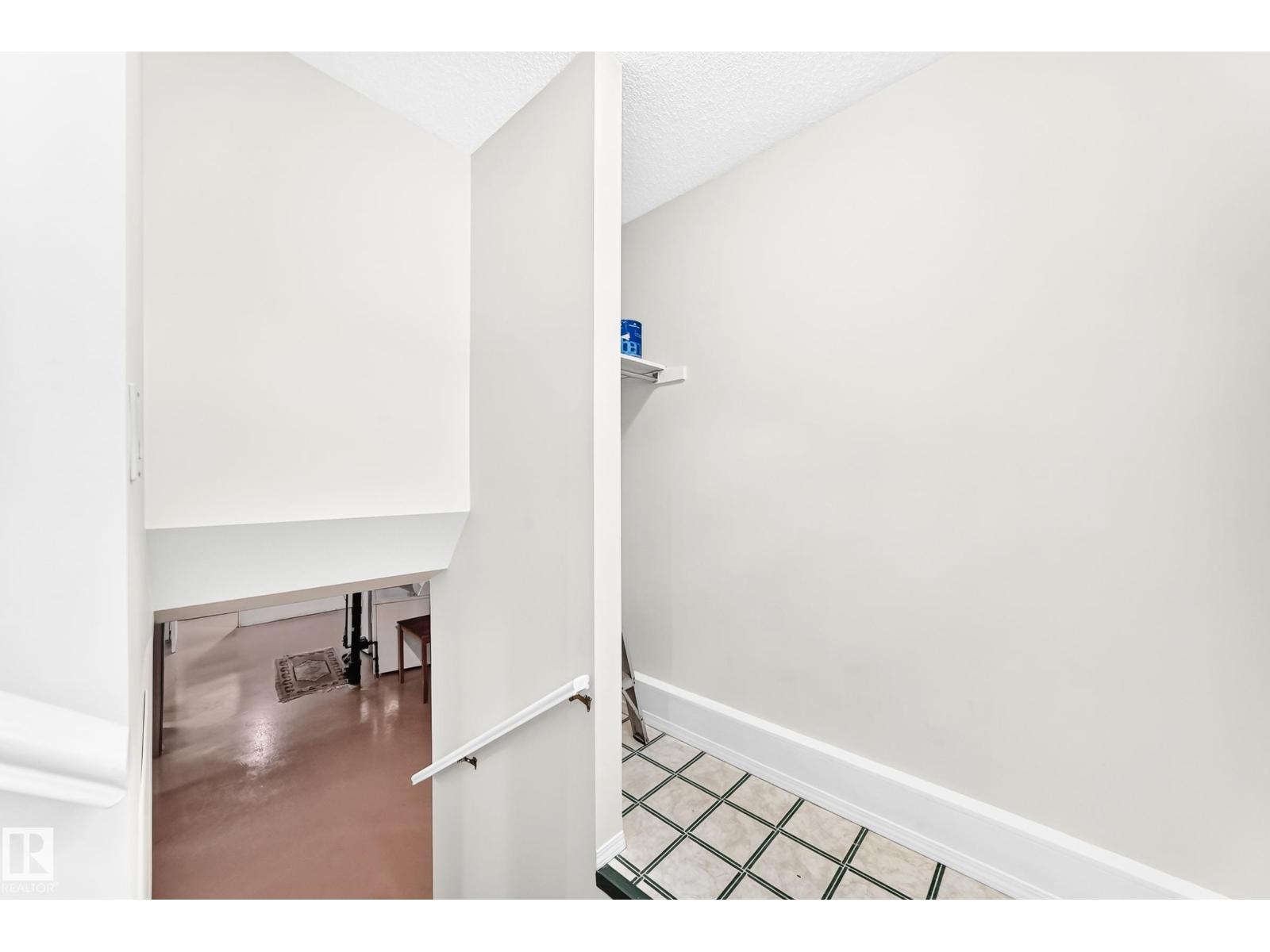 11045 125 ST NW - 32