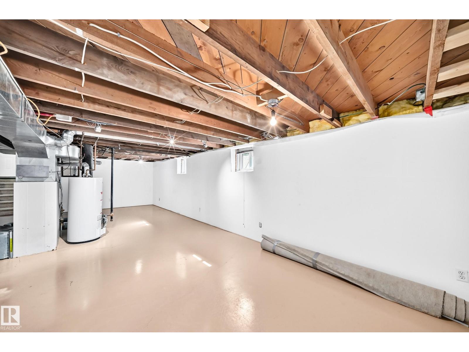 11045 125 ST NW - 36